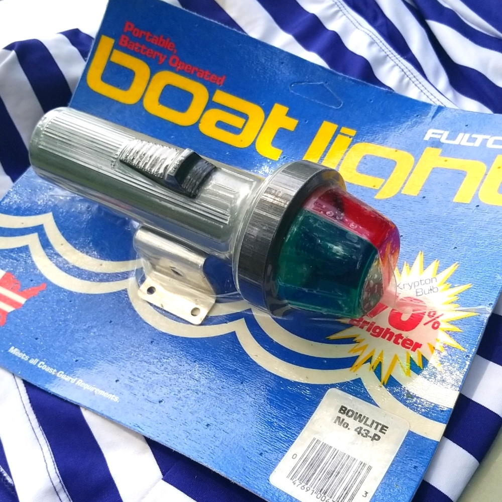 Vintage New sealed FULTON Bowlite Boat Light - battery operated   no. 43-P